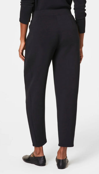 AirEssentials Barrel Leg Pant