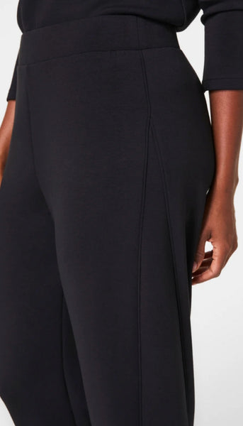 AirEssentials Barrel Leg Pant