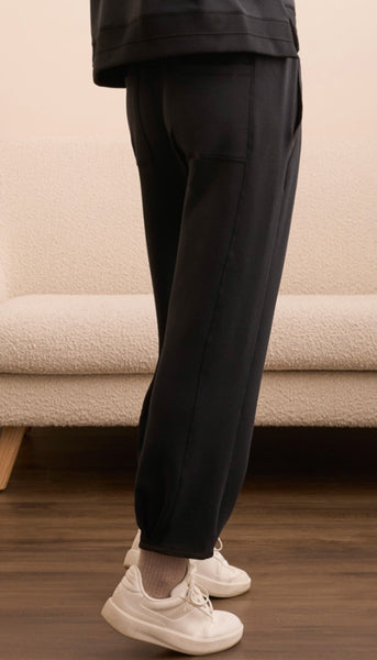 Jogger With Hem Pleats & Pockets