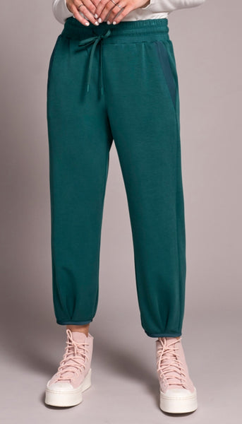 Jogger With Hem Pleats & Pockets