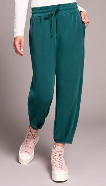 Jogger With Hem Pleats & Pockets