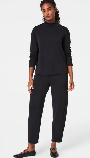 AirEssentials Barrel Leg Pant