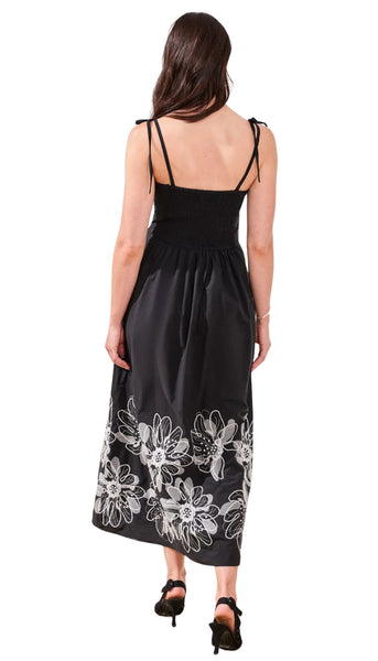 Sleeveless Dress With Embroidery
