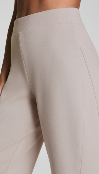 AirEssentials Barrel Leg Pant