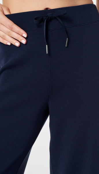 AirEssentials Wide Leg Pant