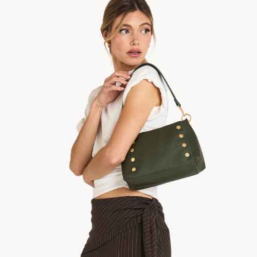 Bryant Medium-Twin Crest Pebble