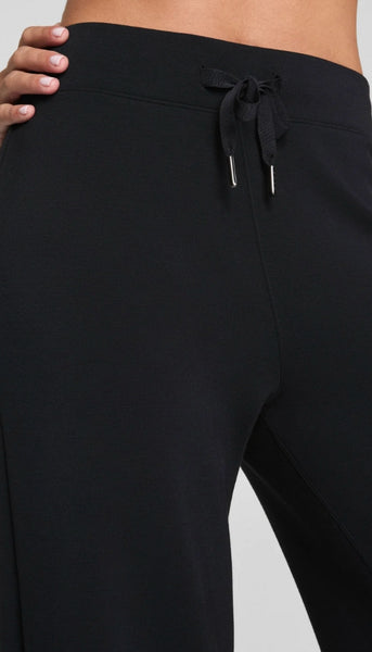 AirEssentials Wide Leg Pant