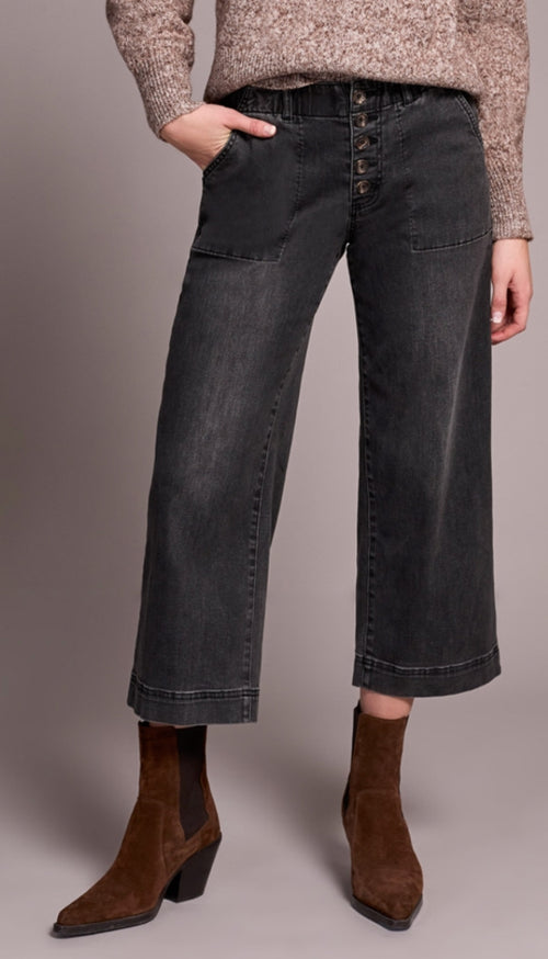 Sophia Curvy Button Fly Wide Crop