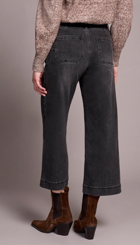 Sophia Curvy Button Fly Wide Crop