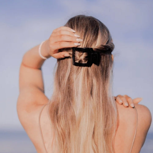 Small Flat Square Clip-Jet Black