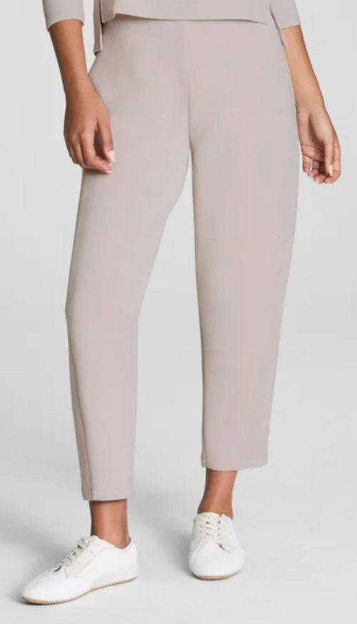 AirEssentials Barrel Leg Pant