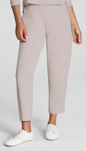 AirEssentials Barrel Leg Pant