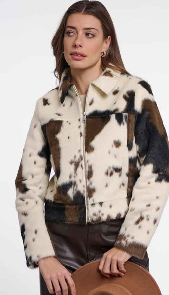 Jacket With Zip Closure
