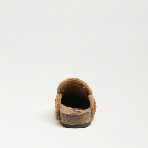 Astrid Cozy2
