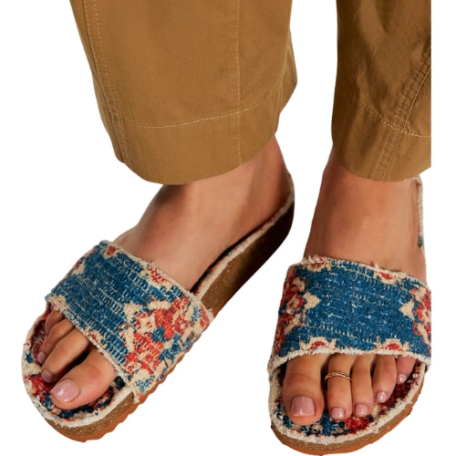 Woven Wonders Footbed