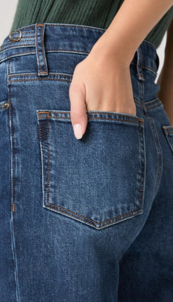 Leenah With Waistband Buckles - Technique